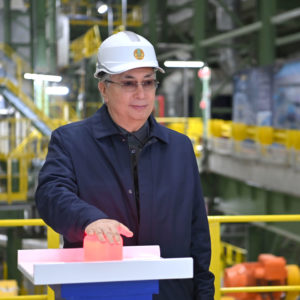 Президент Казахстана запустил вторую обогатительную фабрику Актогайского ГОКа
