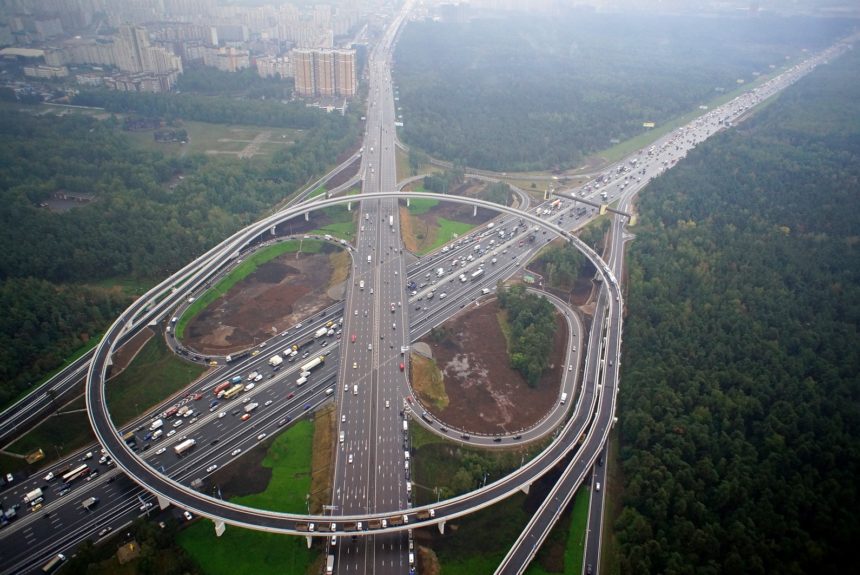 Реконструкцию развязки МКАД с Алтуфьевским шоссе завершат до конца 2024 года