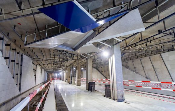 На строительстве станции метро «Вавиловская» начали устройство внутренних помещений