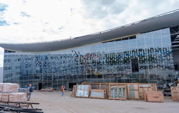 Здание обновленного аэропорта «Рощино» введут в эксплуатацию уже к концу 2024 года